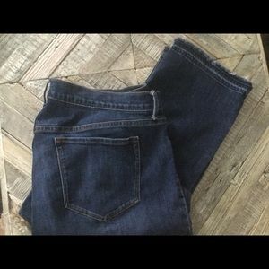Old Navy Cropped & Frayed Ankle Jeans